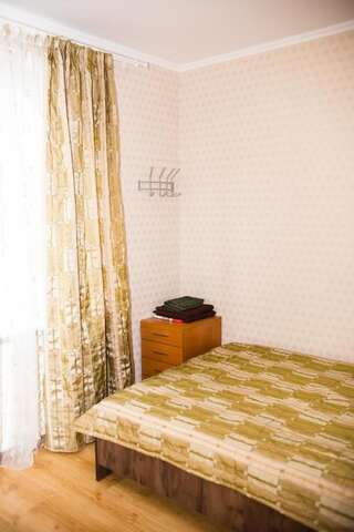 Хостелы Family Hostel Минск Бюджетный трехместный номер-3