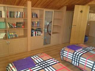 Хостелы Family Hostel Минск Бюджетный двухместный номер с 2 отдельными кроватями-5